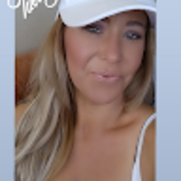 Meet your Posher, Christy - Picture 1 of 1